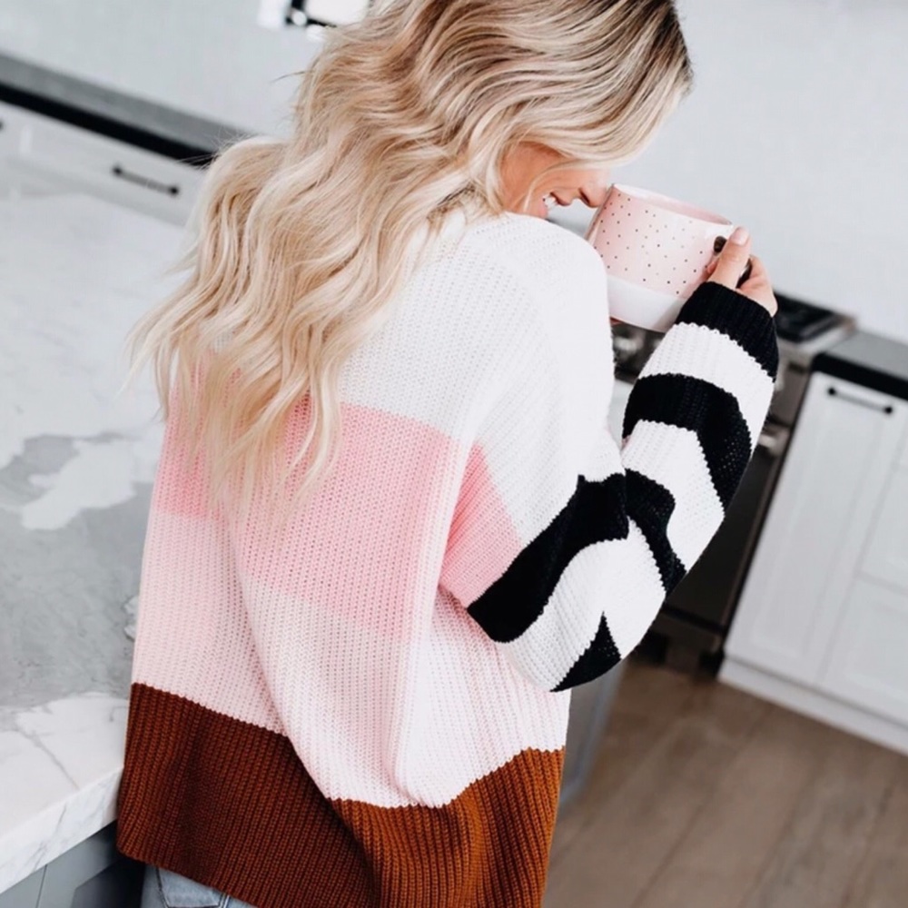 Big Striped Sleeve Turtleneck - Picture 5 of 9